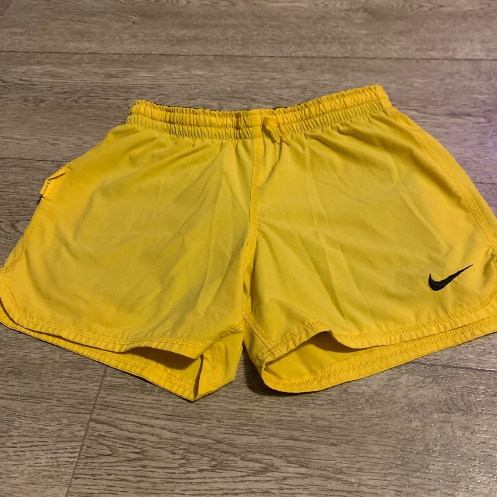 3 Pairs! Nike Live Stong & 2 Dri Fit